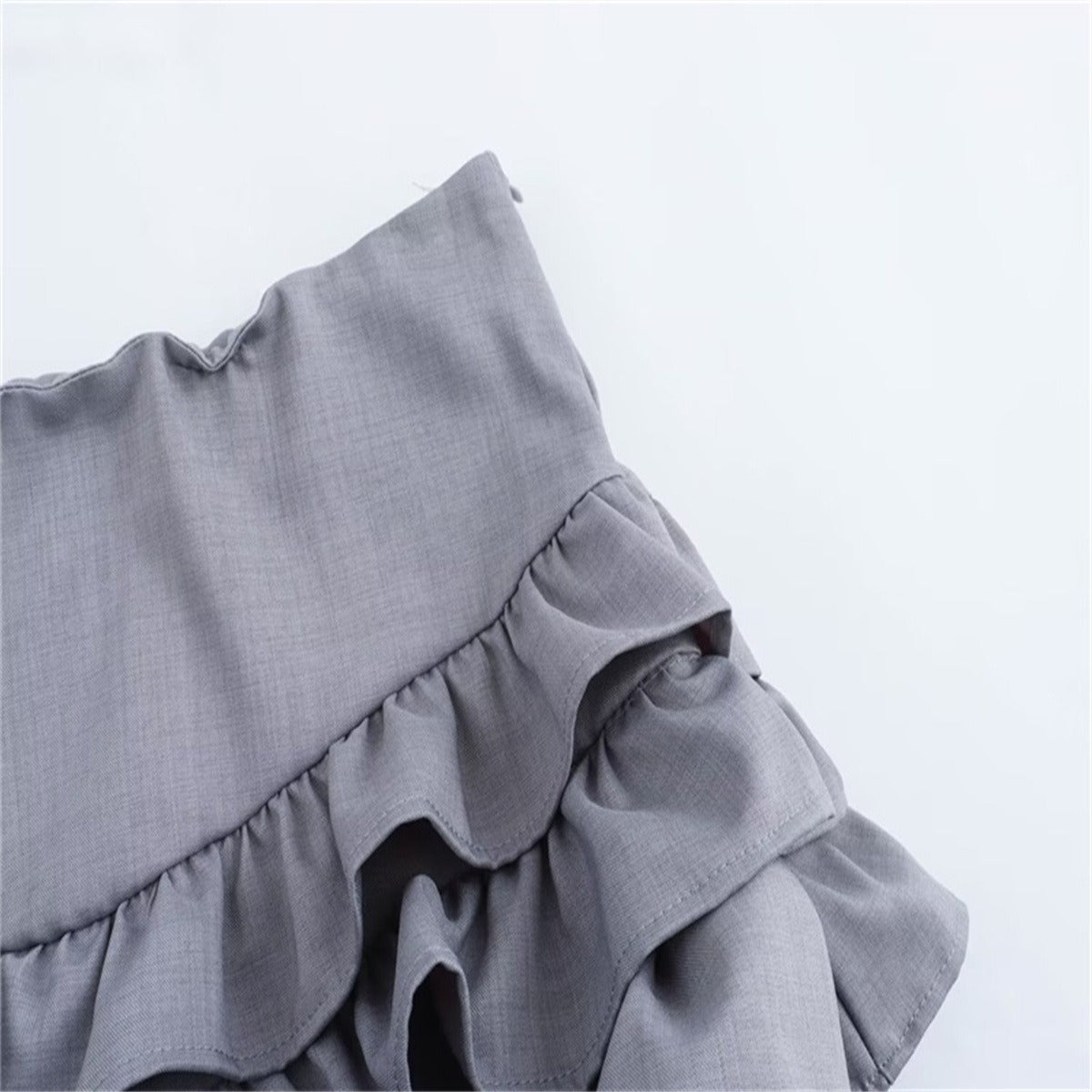 Sweet and fresh layered decoration with gray ruffle edge cake skirt for women