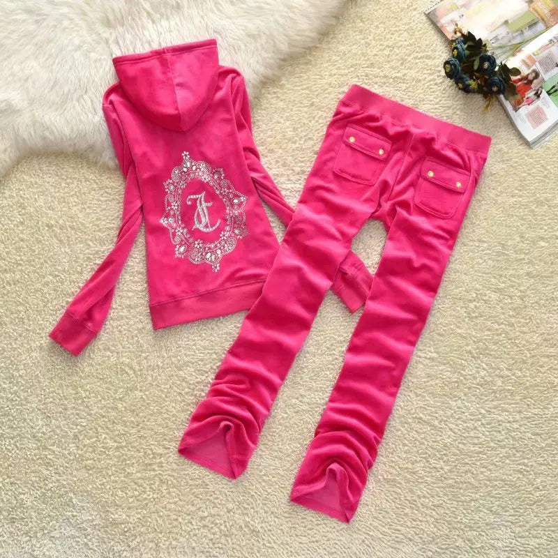 Vintage juicy couture Tracksuit comes with the pants and top