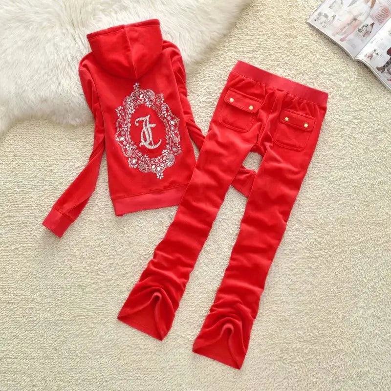 Vintage juicy couture Tracksuit comes with the pants and top